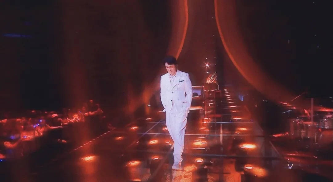 治愈|《追光吧！》，是张卫健、吴镇宇们给自己的一次“去油治愈”之旅