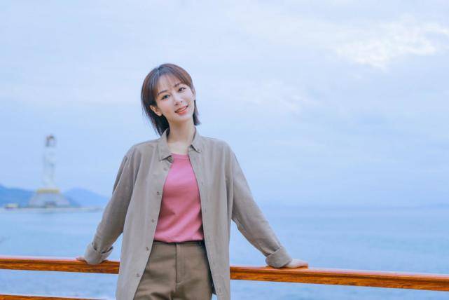 变化 杨紫新剧大爆火！穿职场装风格变化太大，预告播出实力真不容小觑