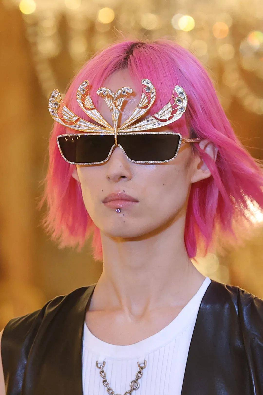 Vuitton 路易威登运1200盏华灯来上海办舞会,章子怡刘嘉玲舒淇全来了!