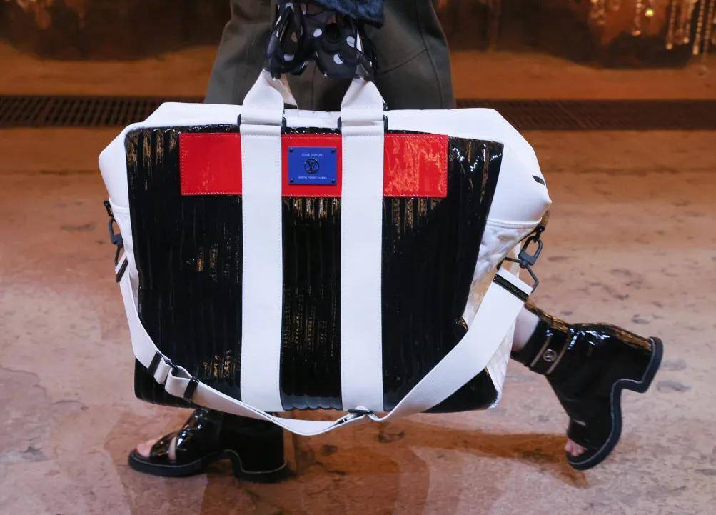 Vuitton 路易威登运1200盏华灯来上海办舞会,章子怡刘嘉玲舒淇全来了!