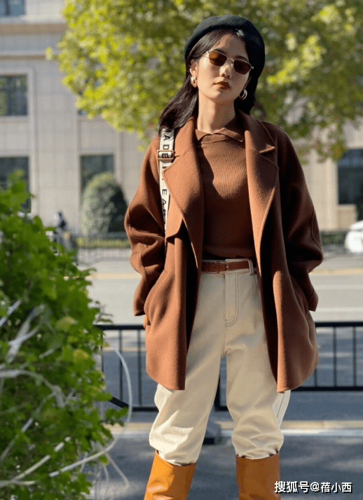 棕色 长筒靴不好搭配?那是你没遇到这4件上衣,这样穿上气场全开