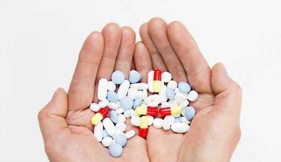 进行|肝不好时，可能有“3黄2臭”的表现，远离“4怕”，肝会一天天好