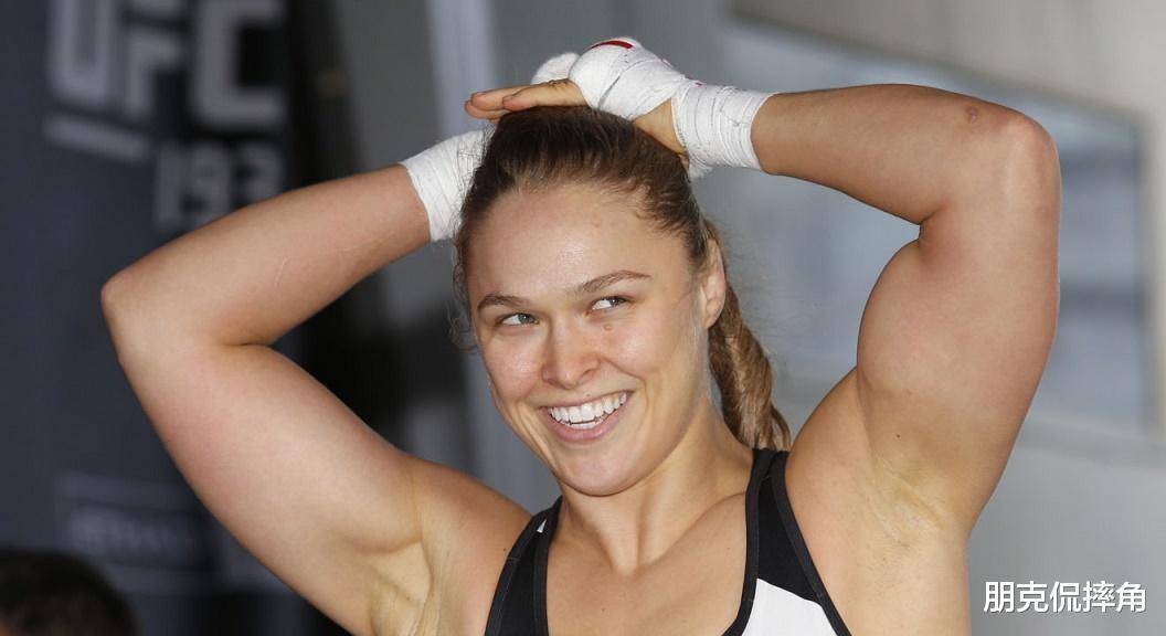 一孕傻三年?隆达罗西甚至不知道自己是否还拥有wwe的合同