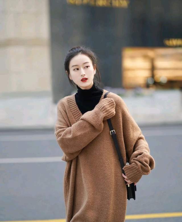 黑色 这才是毛衣的正确穿搭,简单优雅又减龄,轻松穿出20岁的感觉