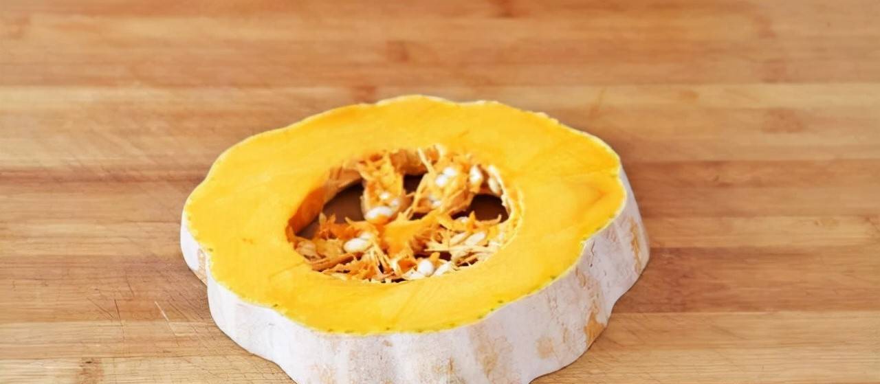 怎样做南瓜丸子才软糯好吃 6e25fd0708a7417998739ea74bd595d8.jpeg