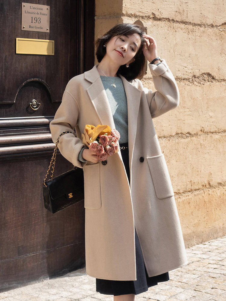 整体 这才是真正冬季穿搭指南,大衣搭配半身裙高级洋气,温柔又优雅