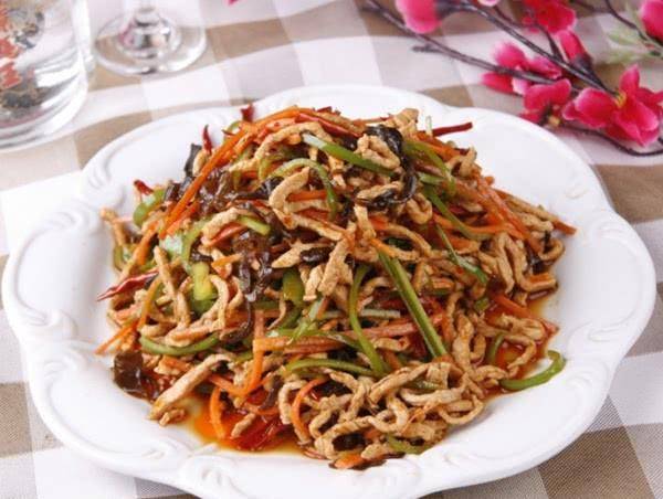 鱼香肉丝家常做法不要调料 b6185d8cfaaa4c0eb60118fcedf47dd8.jpeg