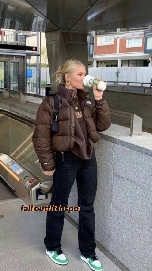 黑色 羽绒服每个冬季都在穿，颜色应该怎么选，这3大色系是潮人的必备