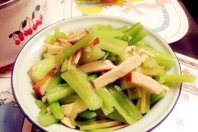 豆腐干炒芹菜怎么炒好吃又简单 1a653f21615341feafdfce69b1e46601.jpeg