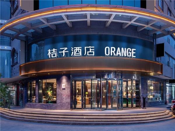 大堂|这个酒店，让我“重返17岁”，做了回“橘子郡男孩”