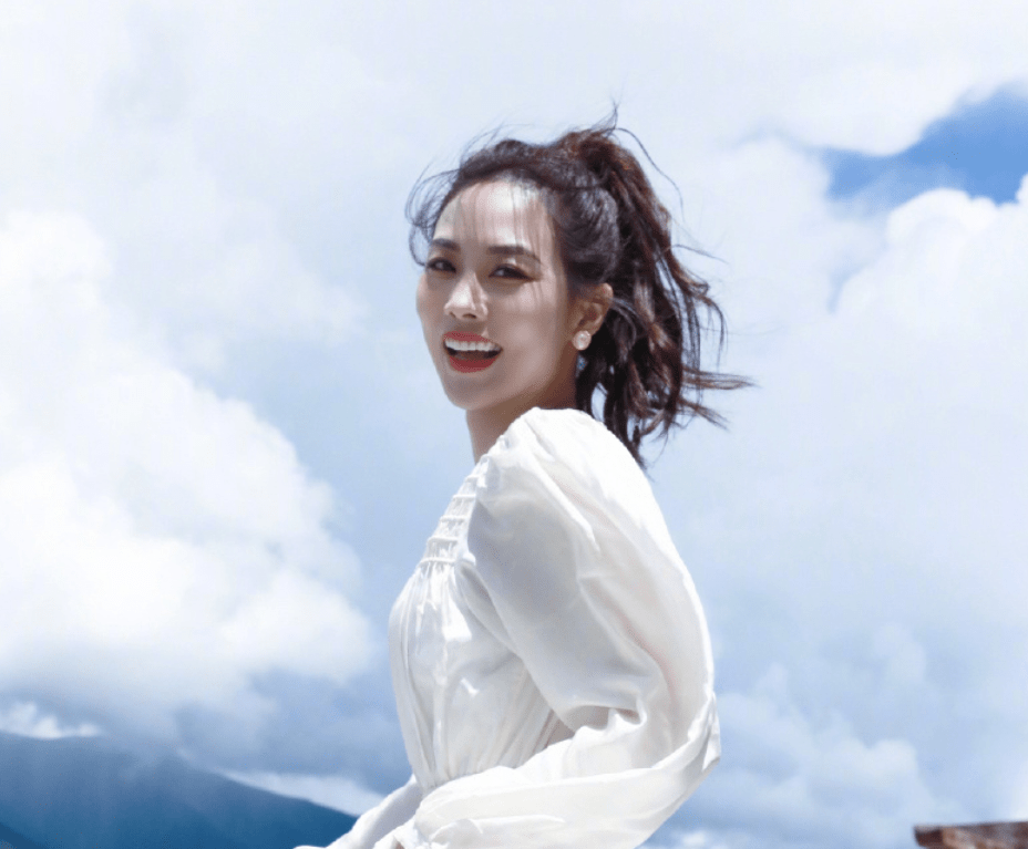 毛晓彤在三十而已演的谁 76fddce92f9d41c3ab6f5fc5567cc420.png