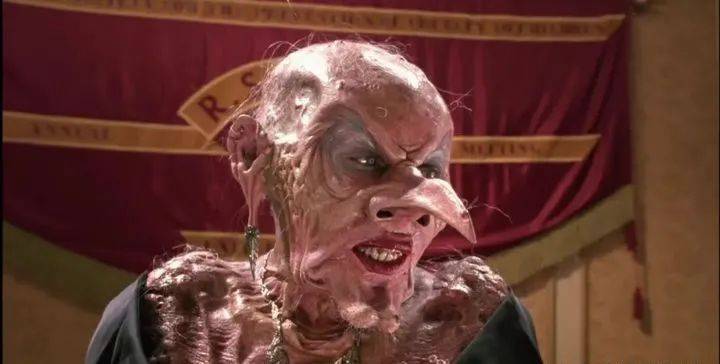 安妮·|《女巫》？不如叫做女妖更贴切