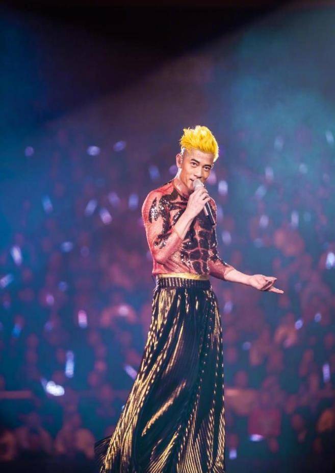 李小龙 在“穿得野”这回事上，20年前的港圈巨星说了算！