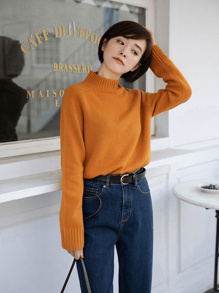 棕色 入冬后的高级感从何而来？靠一件“针织衫”就可以搞定，时髦大气