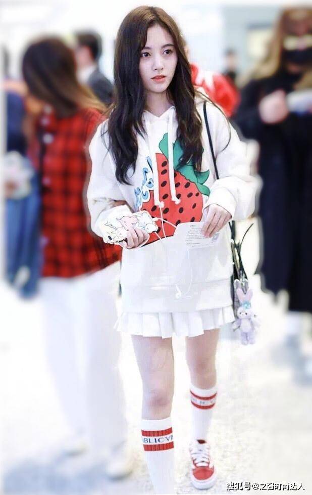 黑色 卫衣的时尚穿搭方法