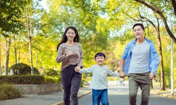 男童|7岁男童身高145，儿科专家提醒：这4个习惯，许多家长可以学习