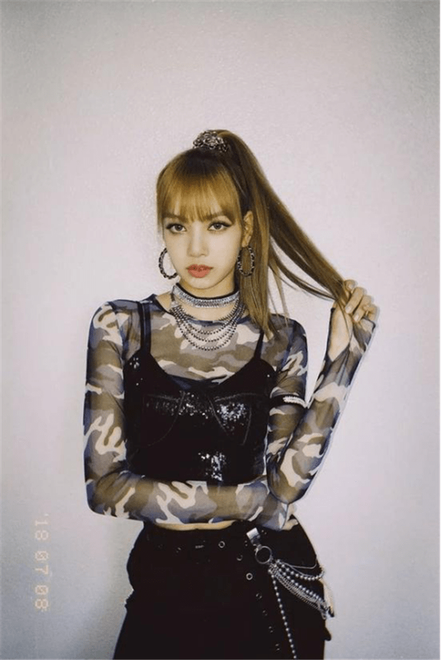 女孩子 三伏天一定不要穿防晒衣,学学杨紫、杨幂,这样穿清凉防晒又时髦