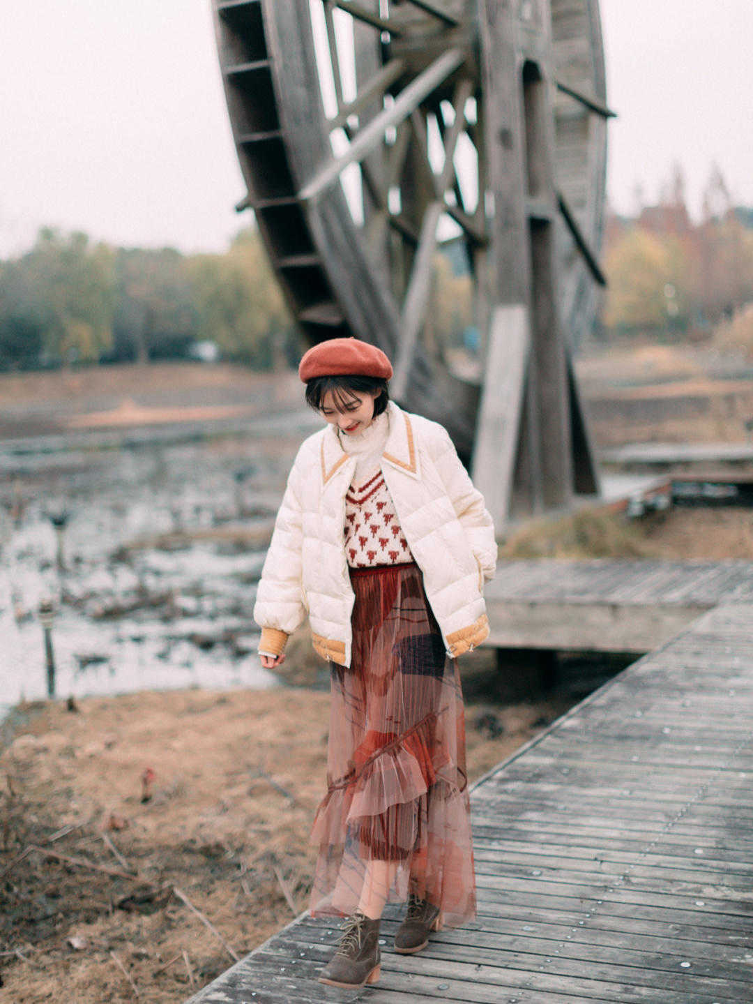 颜色 肉色打底裤怎么穿才不土气?试试这几种搭配方式,优雅显瘦又时髦