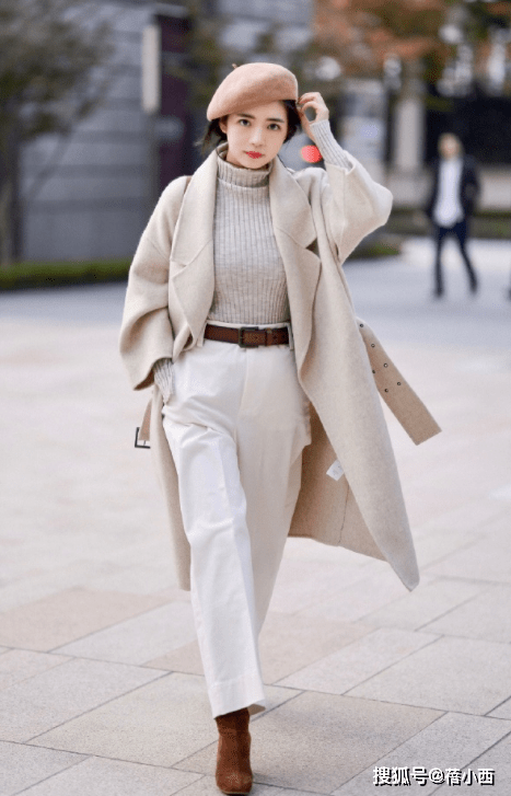 身材 小黑裤早就落伍了,今年时髦精都穿“小白裤”,高级时髦还显瘦