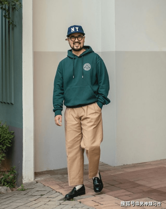 卫衣 卫衣这种万金油款都能穿得这么丑，那肯定是因为裤子