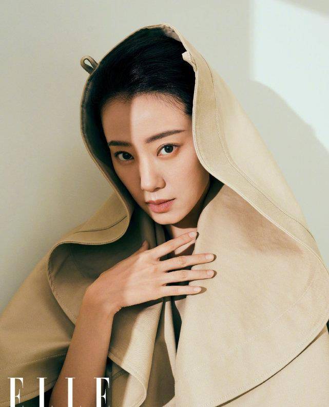 职场 张小斐职场造型太开挂!穿西装演绎女总裁范,整个人气场变化太大