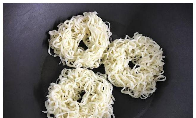 煎饼|孩子最近早餐就迷它,三天两头要吃,又香又解馋,10分钟出锅