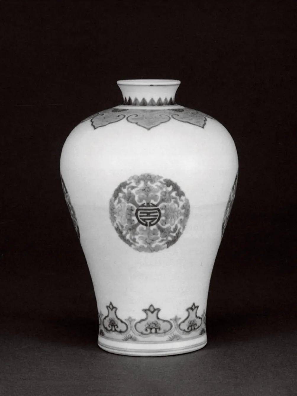 北京2021秋拍素雅简洁的清康熙青花团寿纹小盖罐