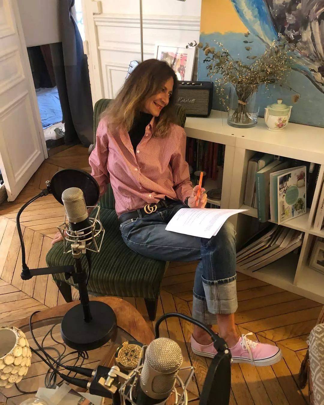 整体 中年女人要给穿搭做“减法”，学国外博主这么穿，减龄又有高级感