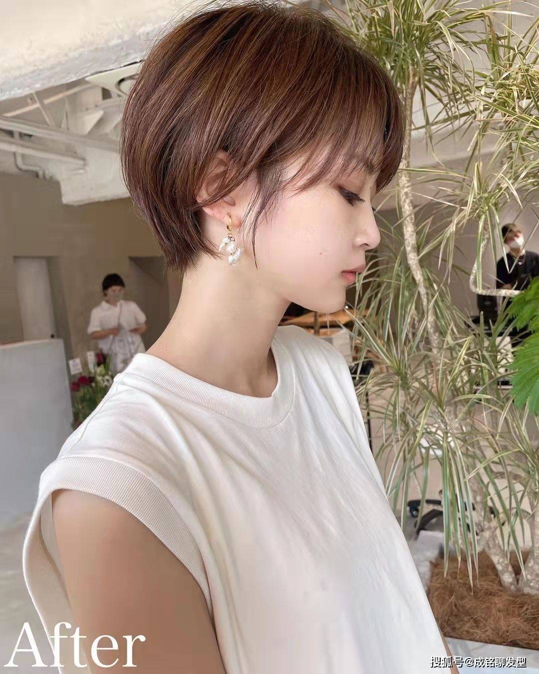 发型换对“精灵系”短发有多美，看完这8组对比就知道，小脸又减龄