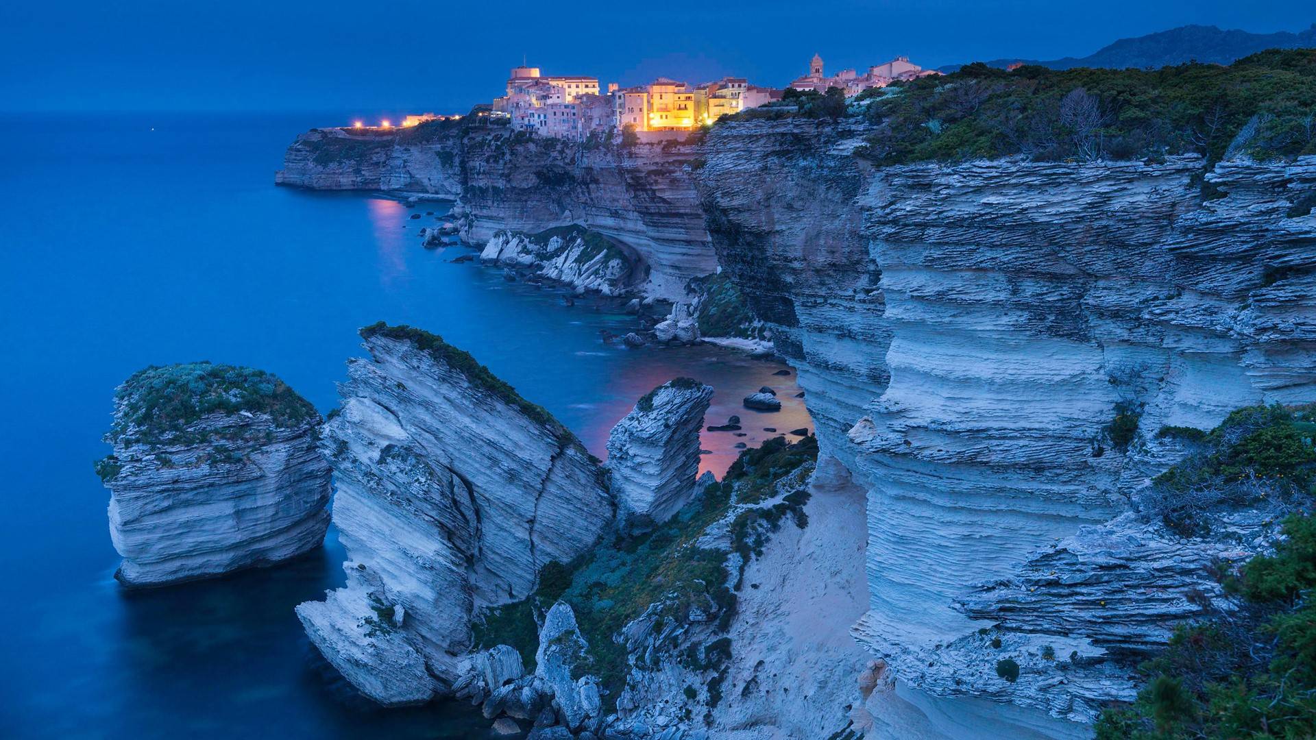 原创一身倔骨最不服从命运安排的三个星座敢拼敢闯往往前途无量