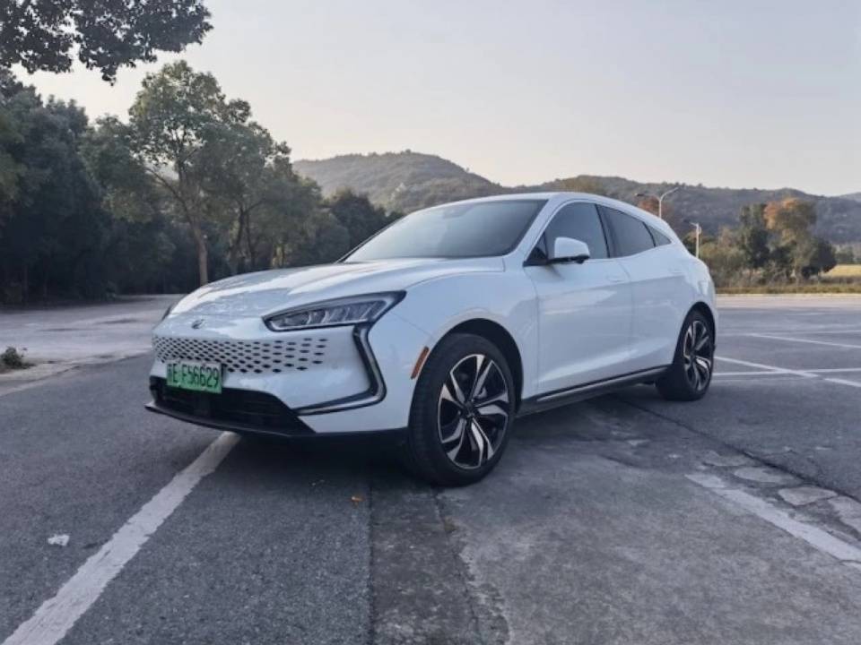 华为智选赛力斯sf5苏州媒体探店试驾会圆满成功