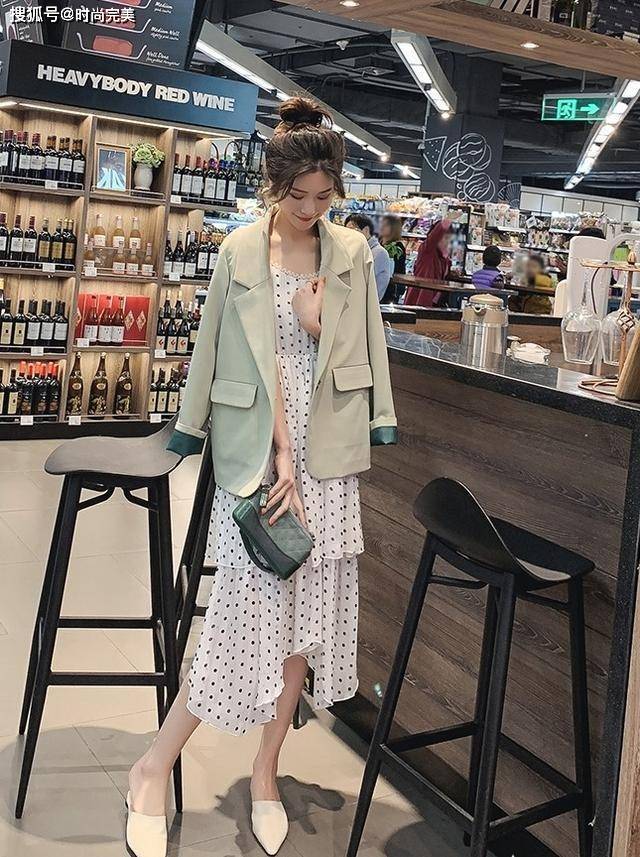 吊带裙10种多搭配解锁吊带裙穿搭技巧