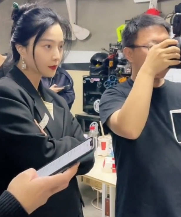 范冰冰没了团队包装，范冰冰旅游穿的私服，身材五五分脸明显也老了！