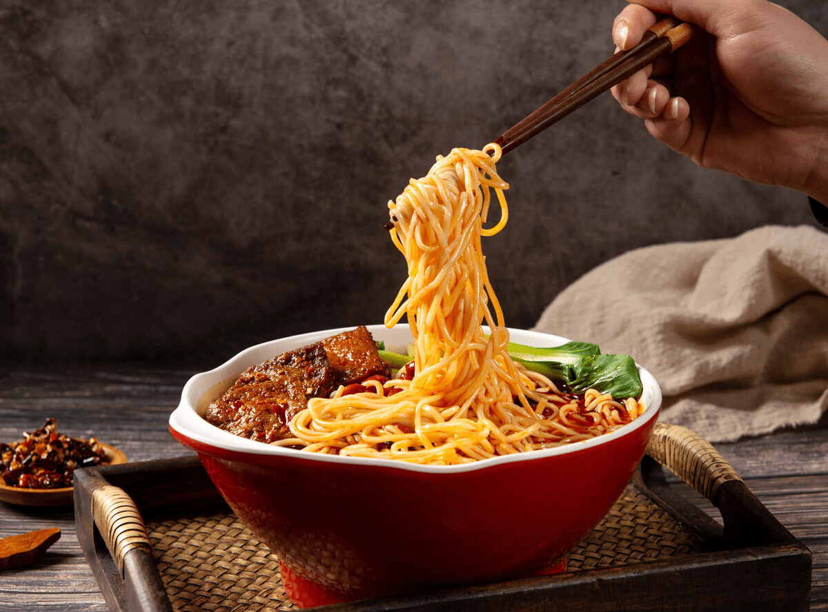 老金记一碗勾魂面:餐饮小白如何快速开一家生意火爆的面馆?