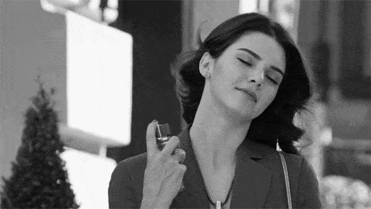 为什么人类不喜欢自己身体原有的气味，而要发明香水来掩盖体味？