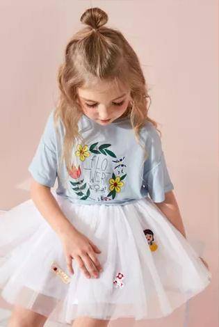 上半身 骗生娃系列：看完这几个可爱萌娃，网友直喊：吃可爱长大的吗？