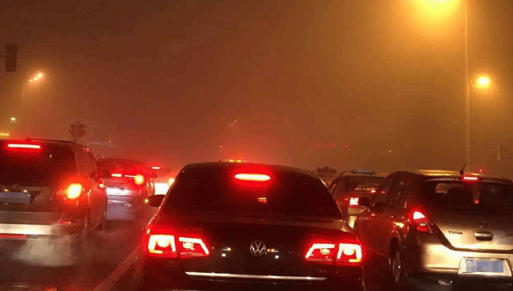 夜晚开车总遇见三下双闪却不懂老司机不认识别开夜车