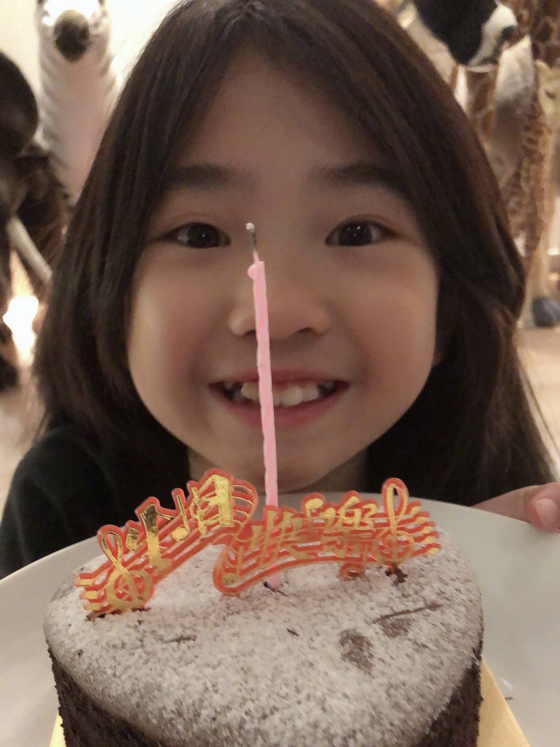 原创曹格11岁女儿太疯狂脚踩恨天高乱用化妆品吴速玲的做法让人赞