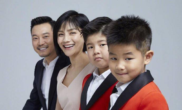 照相机|遗传沙溢易胖体质?胡可晒8岁安吉近照并吐槽:想念没有长胖的你