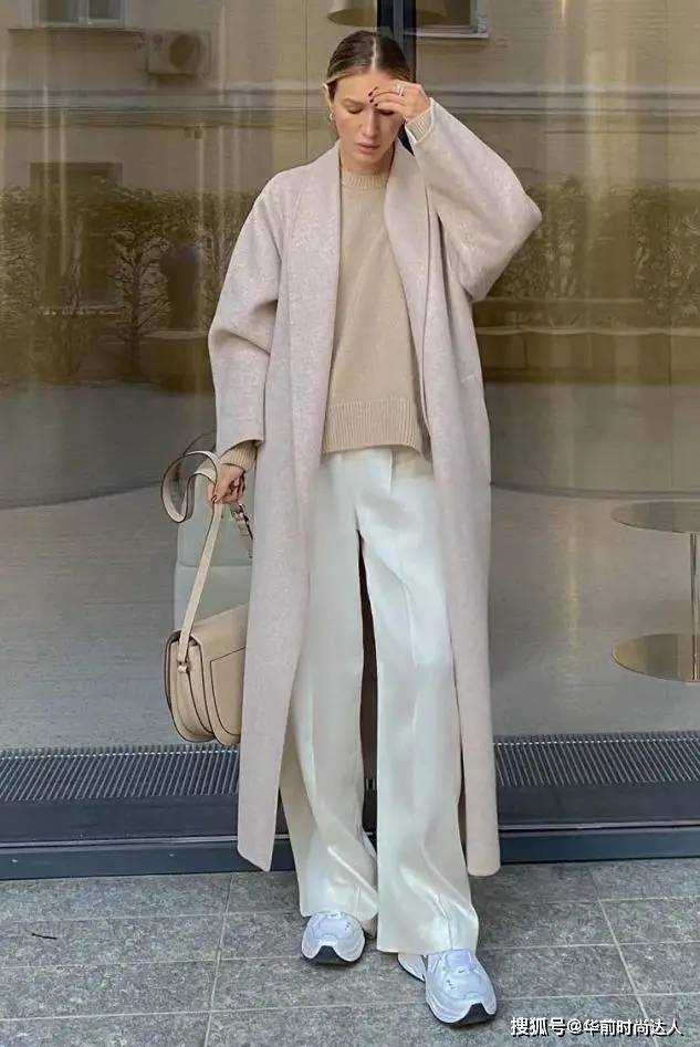 黑色 秋冬穿衣没有亮点?试试“同色系”搭配法则,高级优雅很有范