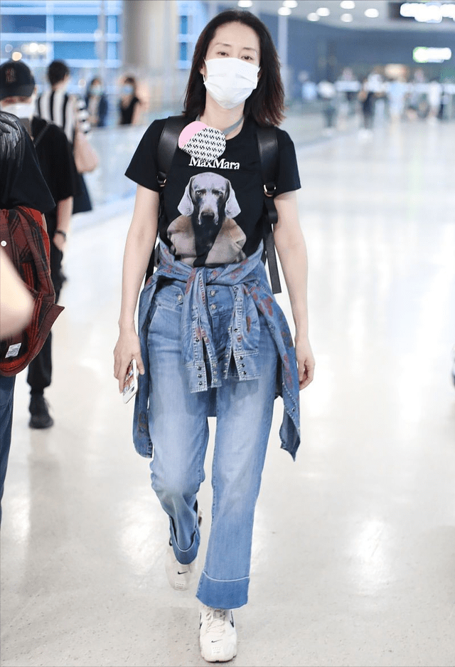 刘敏涛 刘敏涛的裤子才叫潮,显瘦不说气场挺足,一脸不可高攀的气质感