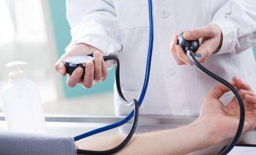 肾脏|“尿毒症”早期，身体可能会发生3个改变，希望你都没有