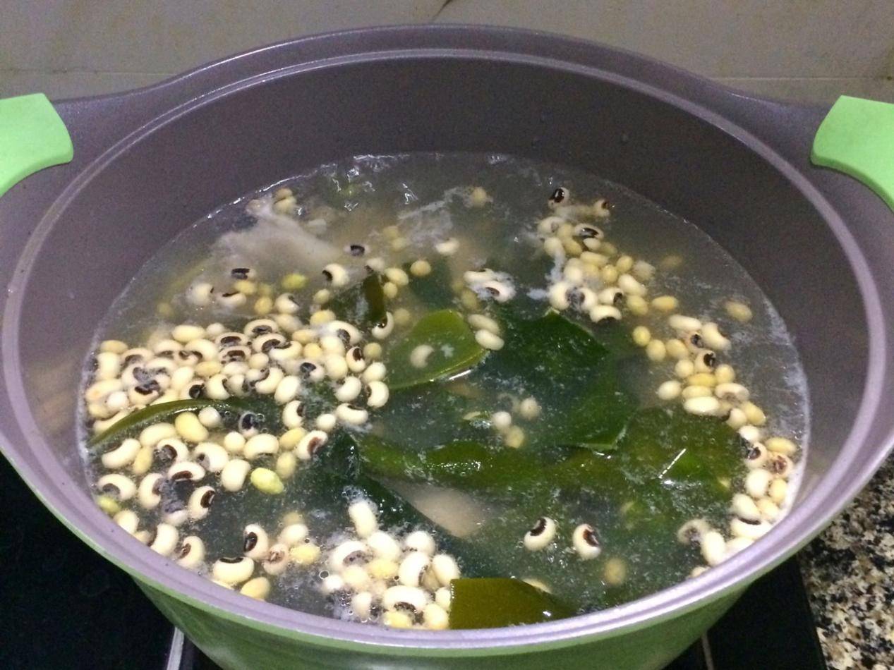 排骨汤怎么炖好喝又香 38444fdada8f4334a5832005f3261d93.jpeg