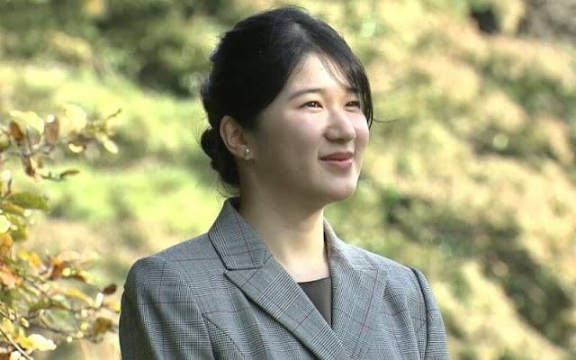 公主 日本爱子公主过20岁生日！西装配半裙神似雅子皇后，彻底赢过佳子