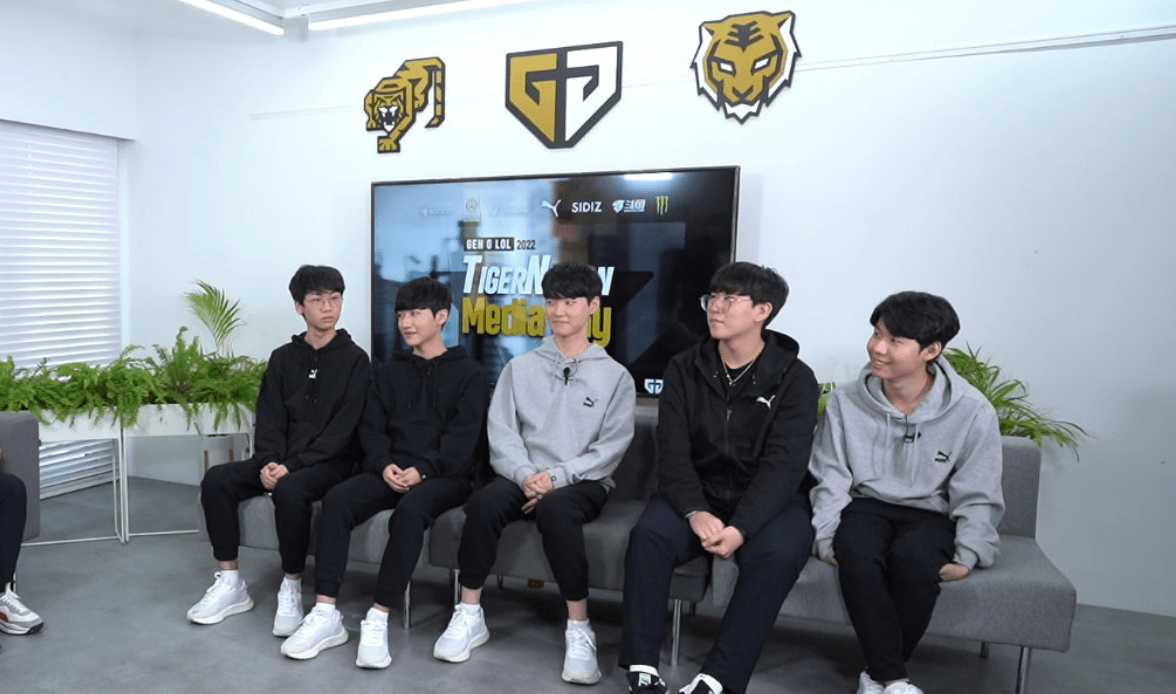 "theshy在lpl养老吧"!