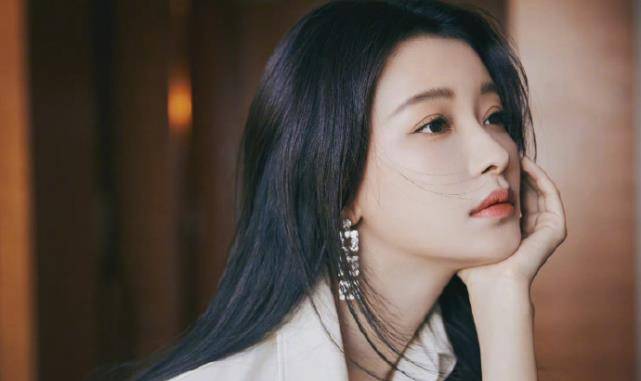 王京花孙怡 e30af0069e2b4d34b14c79f0c3759f48.jpeg