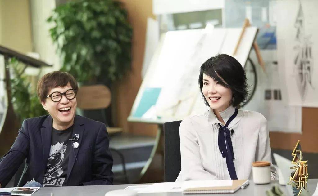 女儿 50岁王菲近照曝光!竟嫩过14岁女儿?她的冻龄全靠打扮?