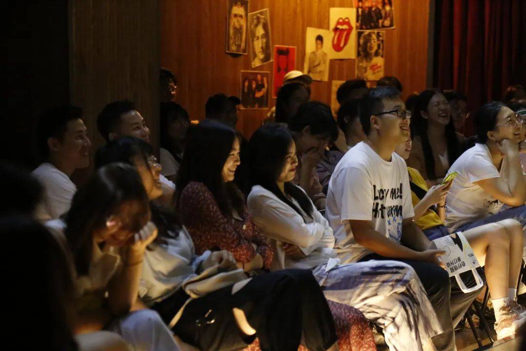 rocker|听说成都的脱口秀不好笑？