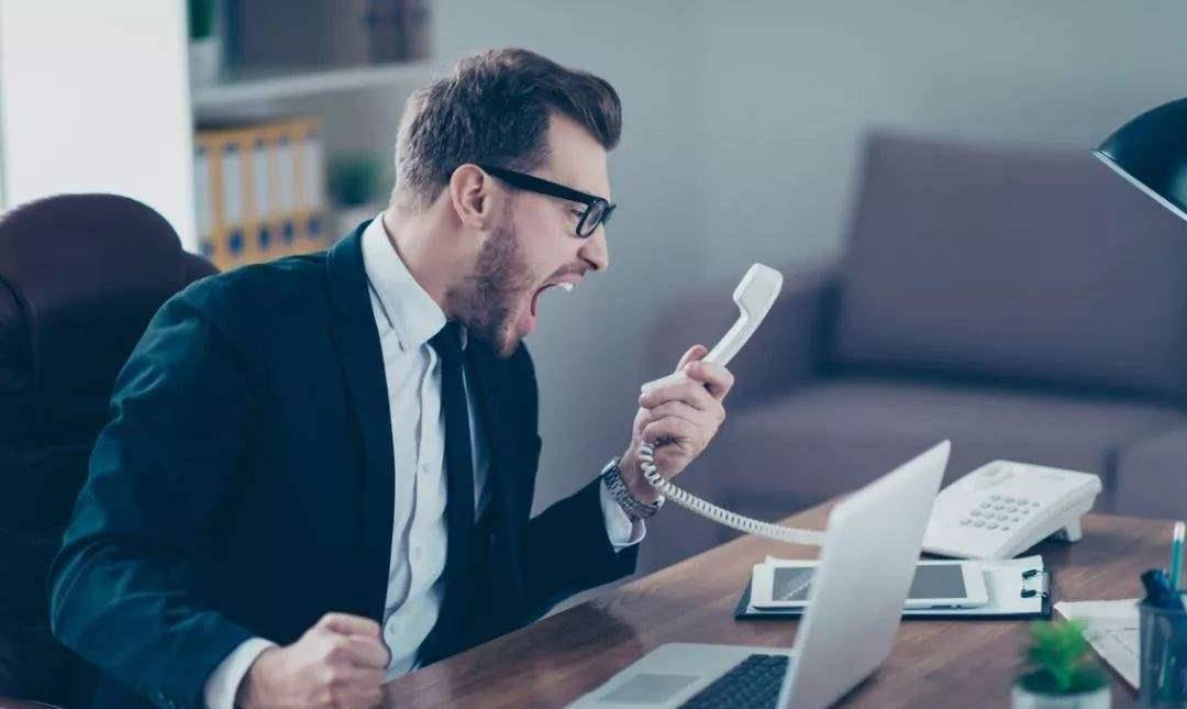 肝脏|33岁男子腹痛入院，查出肝病晚期，医生惋惜：只因两种行为害了他