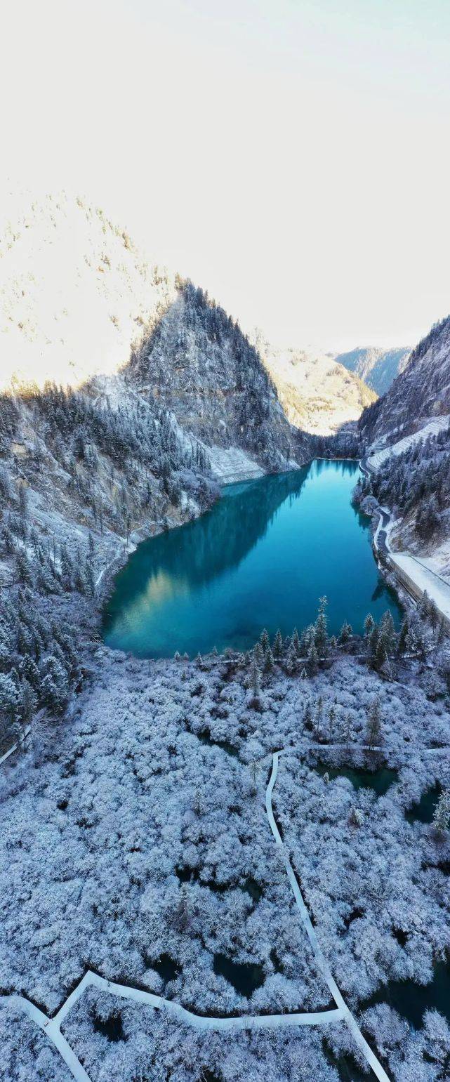 九寨沟冬天这动静结合的风景太美,九寨沟又迎来了一家豪华酒店_客房